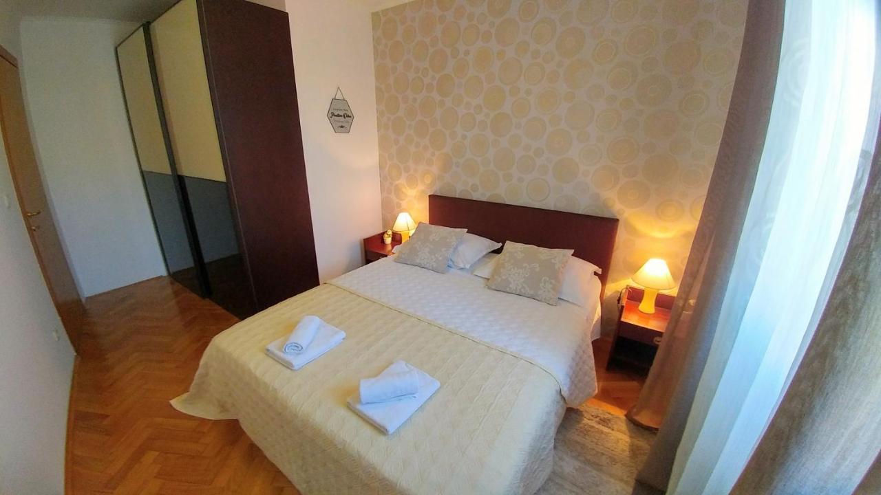 Deluxe Sea View Apartment *
