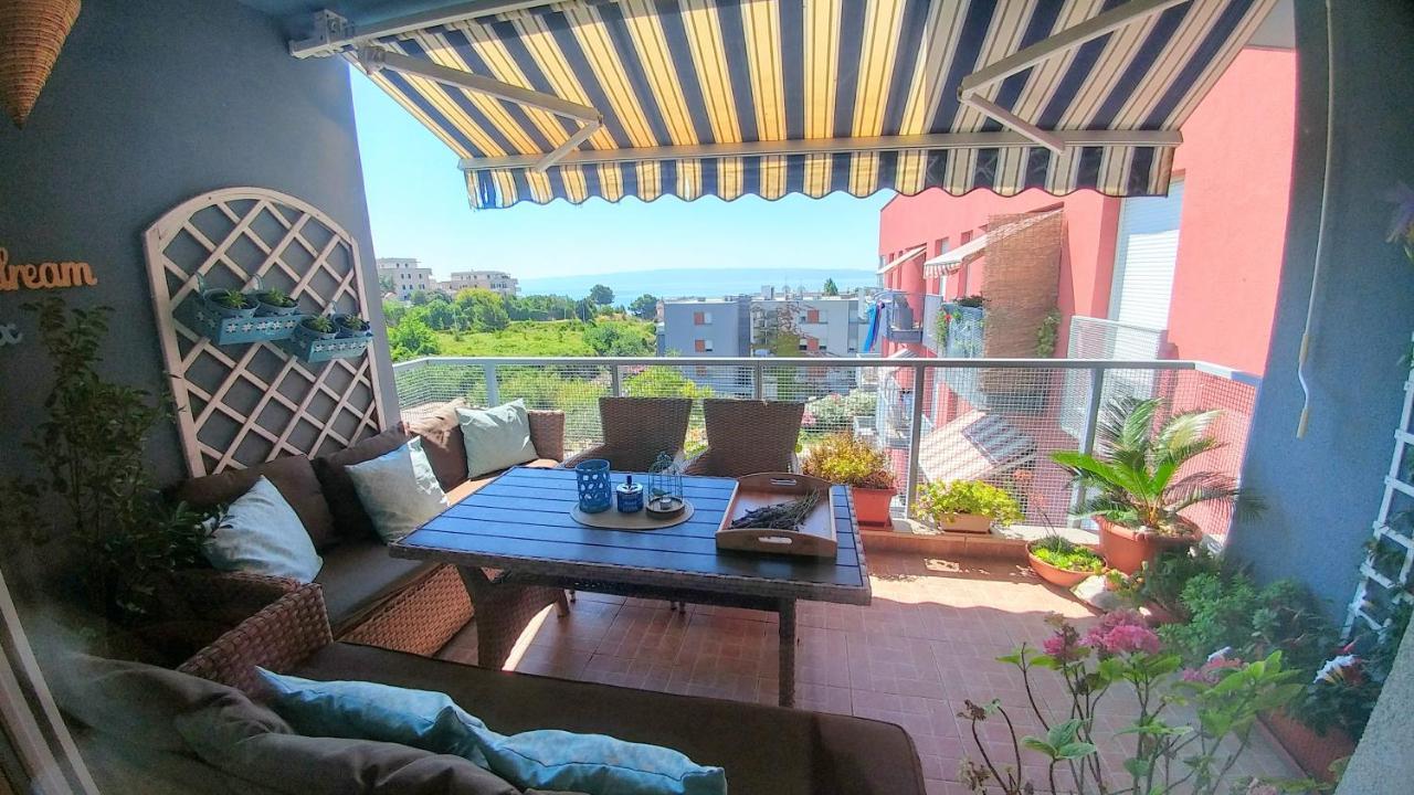 Deluxe Sea View Apartment *