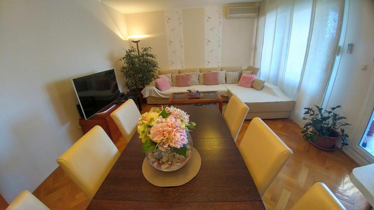 Deluxe Sea View Apartment